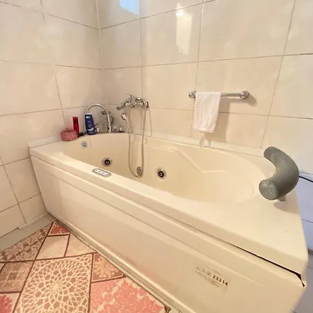 Rest With Jacuzzi Σπίτι διακοπών