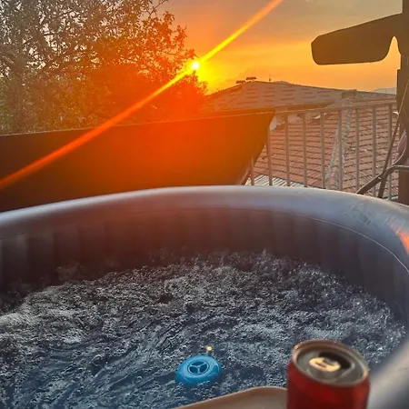 Rest With Jacuzzi Holiday home